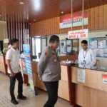 Kapolres Klungkung Cek Kebersihan Ruang Pelayanan Publik Dan Ruang Kerja, Wujudkan Lingkungan Kerja Yang Nyaman Dan Profesional