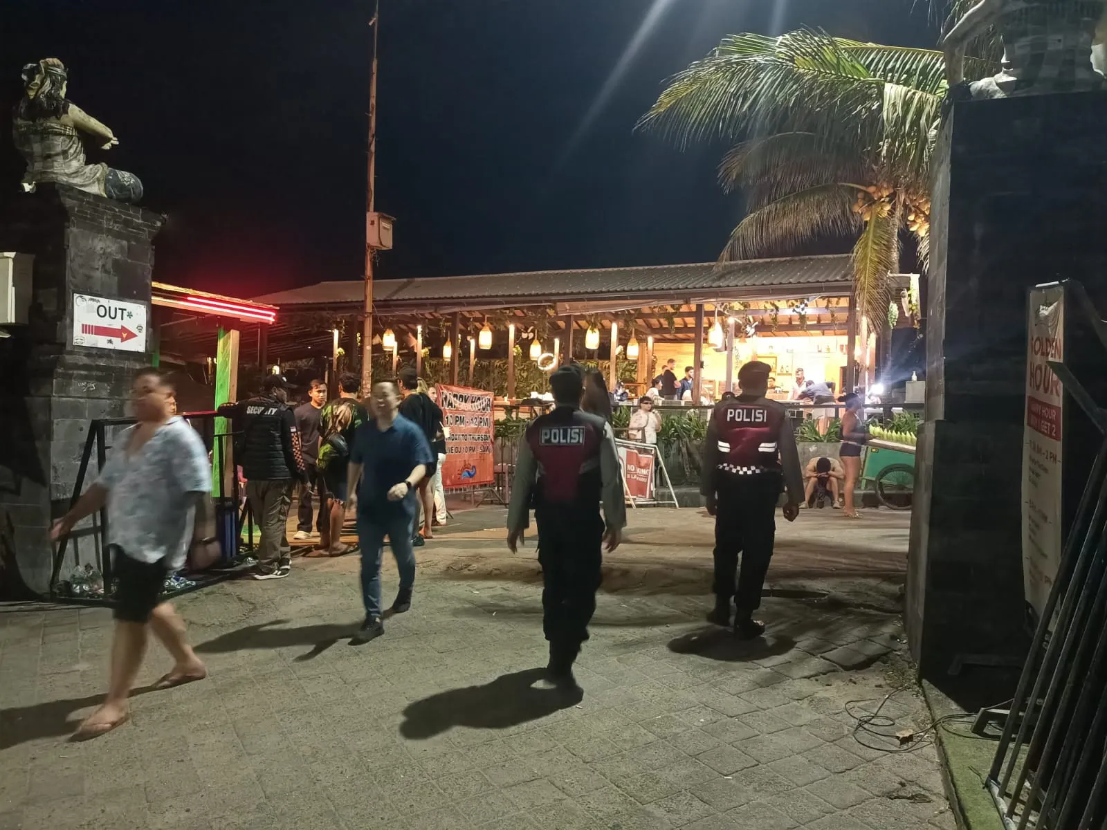 Jelang Dini Hari, Polisi Intensifkan Patroli di Kawasan Hiburan Canggu dan Batu Bolong