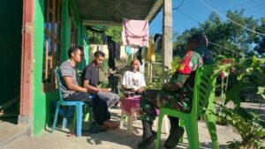 Komsos dan Pemantauan Wilayah, Babinsa Himbau Warga Naekake B Hindari Kebiasaan Negatif