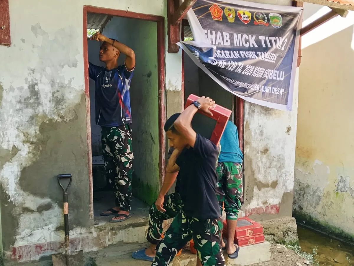 Satgas TMMD Ke-129 Kodim 1605/Belu Wujudkan Sanitasi Bersih di Lingkungan Pendidikan