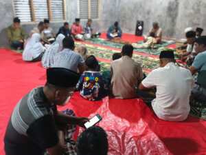 Kebersamaan Anggota Kodim 1629/SBD dalam Yasinan dan Doa Bersama