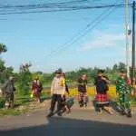 Hadir dan Berkontribusi, Babinsa Jajran Kodim Klungkung Pastikan Kegiatan Keagamaan di Wilayah Binaan Aman dan Kondusif