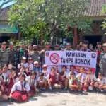 Sinergi Anggota Kodim 1623/Karangasem dalam Penegakan Perda KTR di Wilayah Kec. Kubu