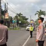 Kapolsek Kediri Dan Waskat Penggelaran Personil Melaksanakan Strong Poin