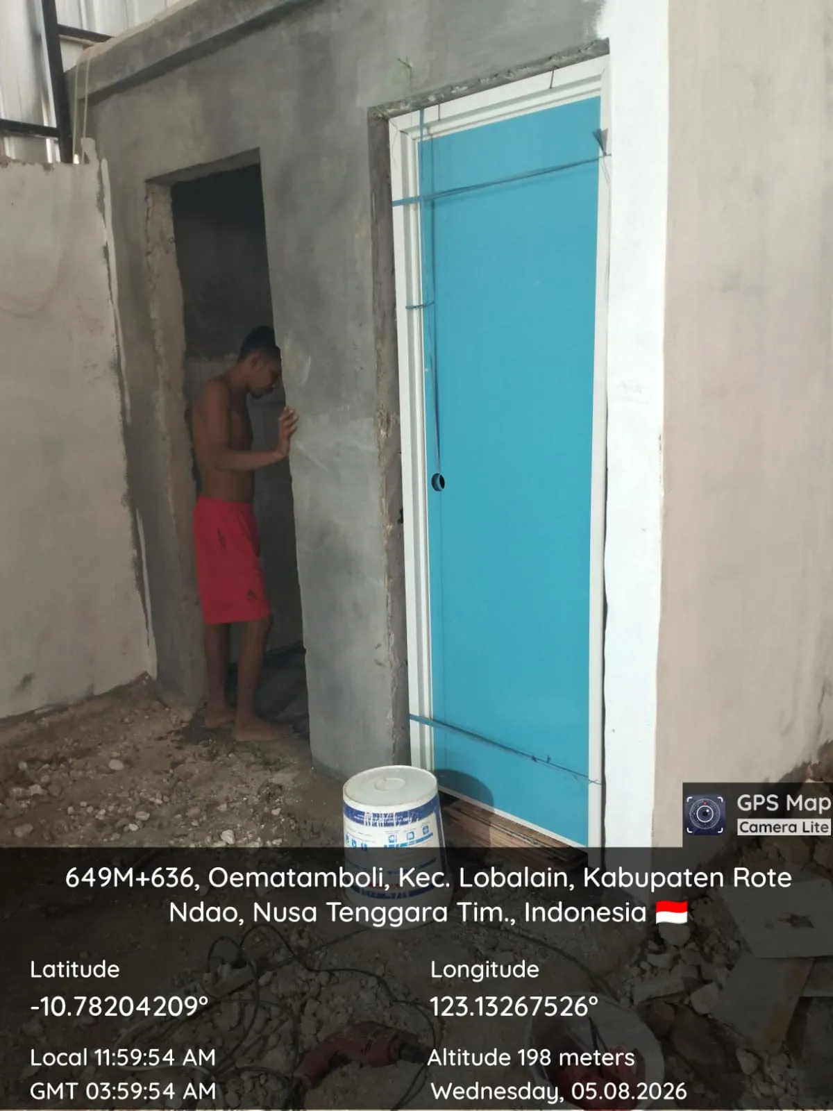Tahap Penyelesaian KDKMP Oematamboli Dikebut, Babinsa Pastikan Pekerjaan Berjalan Lancar