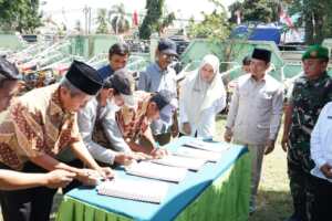 Dandim 1614/Dompu Bersama Forkopimda Hadiri Penyerahan Bantuan Alat Pertanian di Dompu