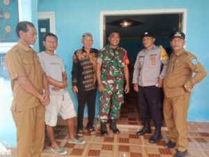 Komsos Bersama Aparat Desa, Babinsa Koramil 1614-03/Hu’u Kodim 1614/Dompu Ajak Warga Kedepankan Musyawarah