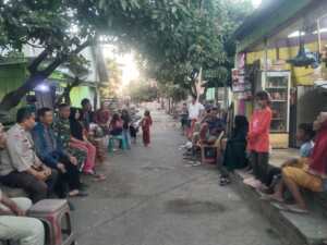 Cegah Kebakaran, Babinsa Doropeti Bersama Bhabinkamtibmas Berikan Imbauan kepada Warga