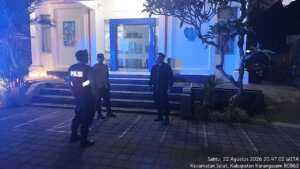 Blue Light Patrol Polsek Selat Sasar Bank BRI Unit Selat, Pastikan Situasi Tetap Aman dan Kondusif