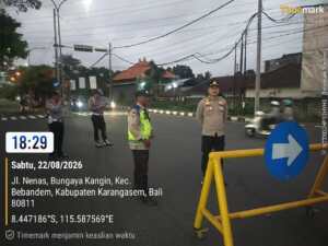 Antisipasi Kepadatan Akhir Pekan, Polsek Bebandem Ketatkan Pengamanan Di Jalur Veteran Barat