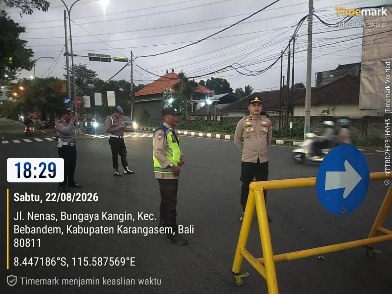 Antisipasi Kepadatan Akhir Pekan, Polsek Bebandem Ketatkan Pengamanan Di Jalur Veteran Barat