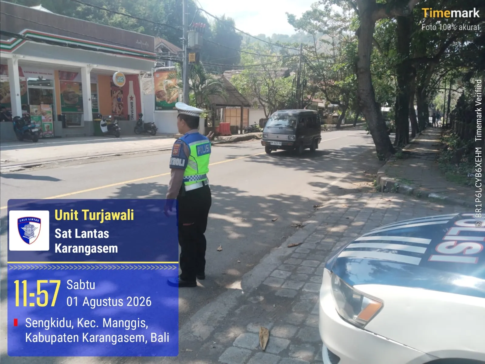 Laksanakan Pengaturan dan Penjagaan di Obyek Wisata Candidasa, Satlantas Polres Karangasem Terjunkan Unit Turjawali