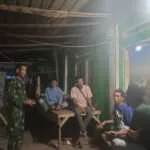 Ronda Malam Babinsa Koramil 1608-05/Donggo Tingkatkan Kepedulian Masyarakat