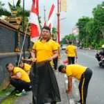 Usai Olahraga, Personel Polres Klungkung Gelar Aksi Bersih-Bersih Mako.