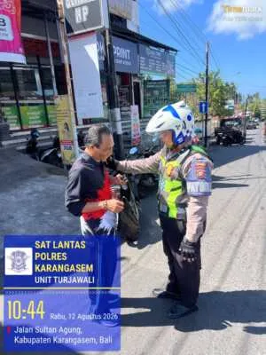 Berkendara Tanpa Helm di Jalan Raya,Unit Turjawali Sat Lantas Berikan Teguran Secara Humanis kepada Pengendara