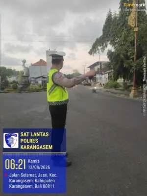 Sat Lantas melaksanakan Pengaturan dan Penjagaan di Pos 3 Patung Salak Jasri