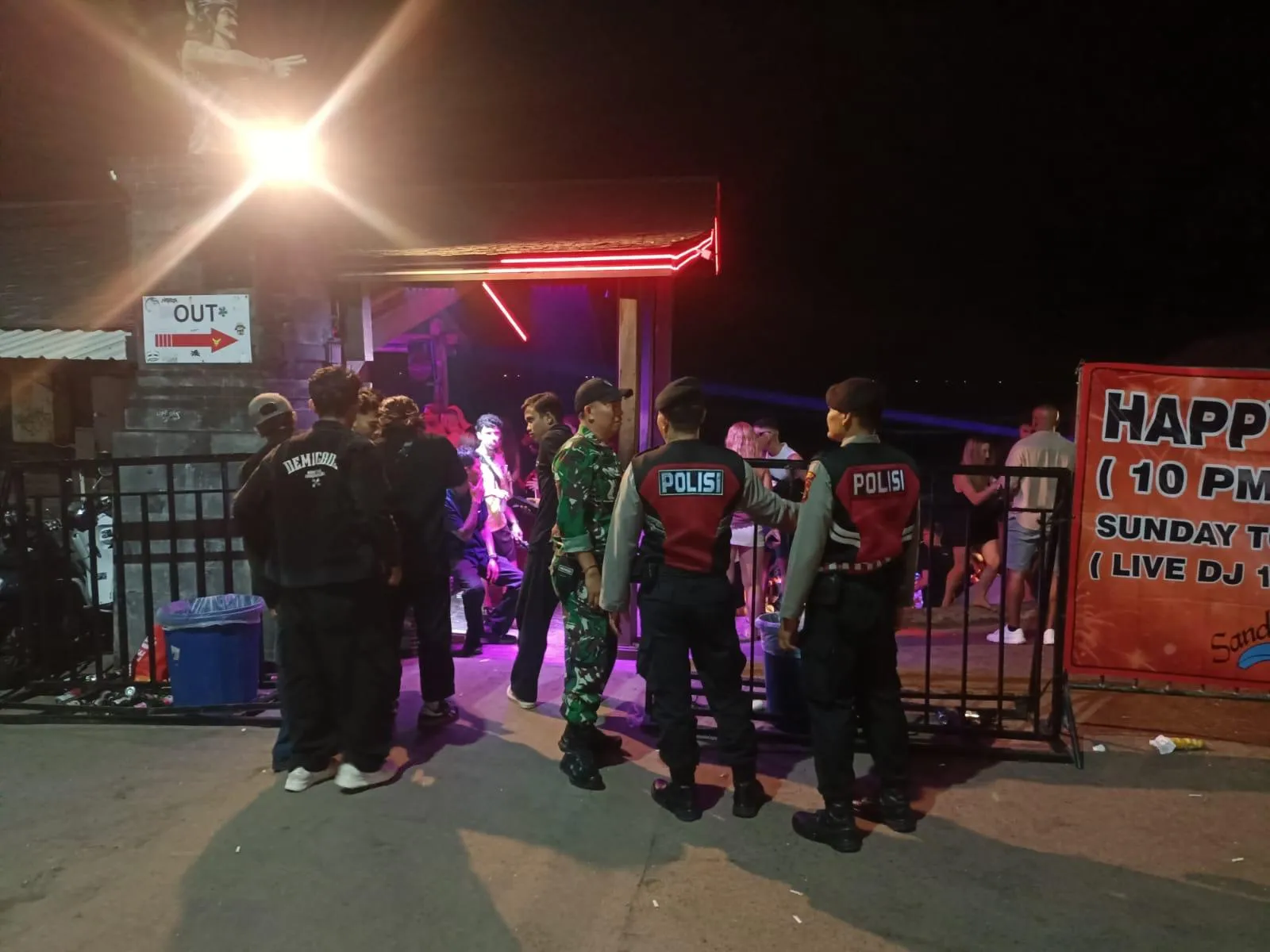 Lampu Biru Polisi Warnai Canggu Dini Hari, Keamanan Wisatawan Jadi Prioritas