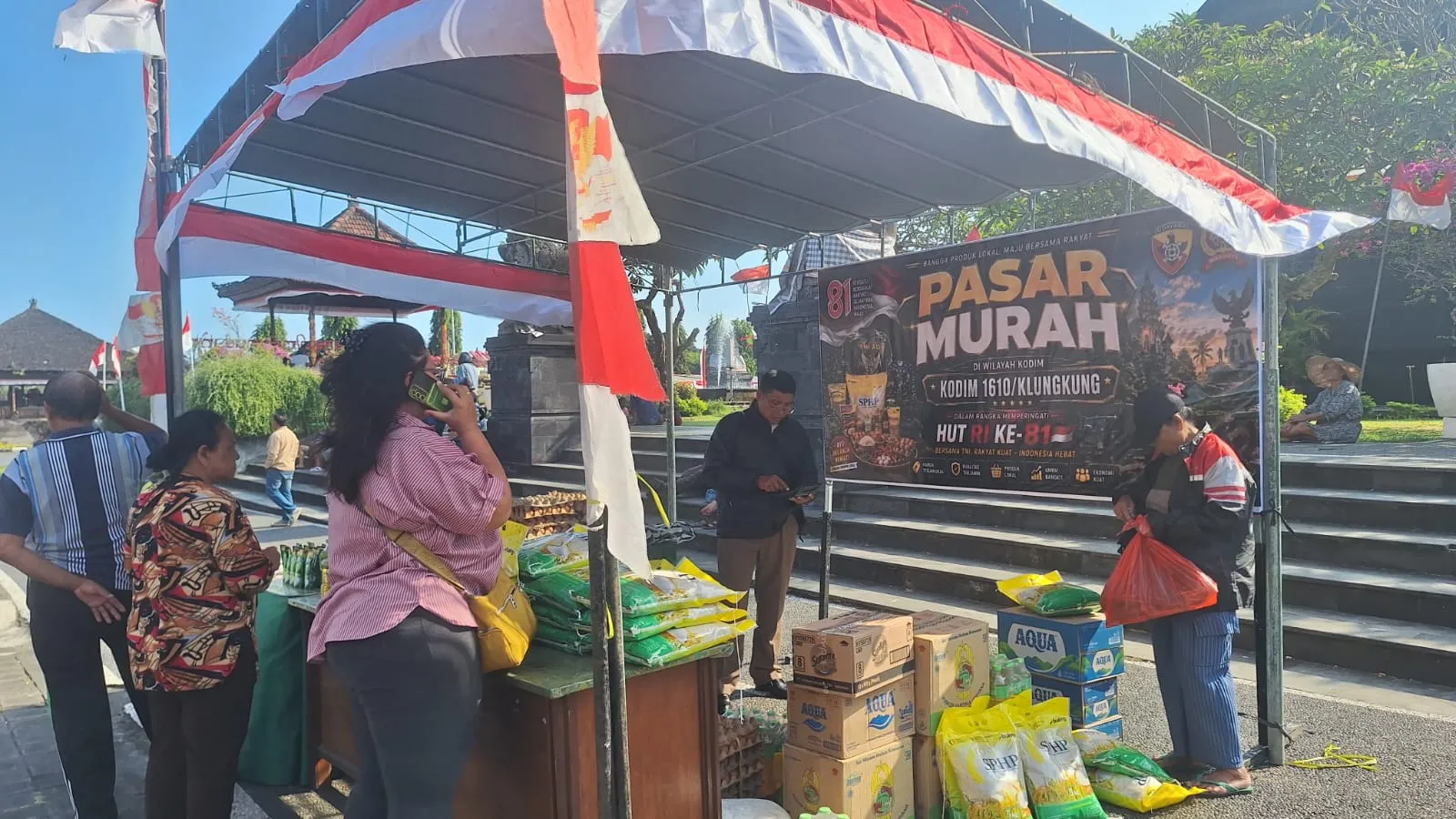 Kodim Klungkung Meriahkan HUT ke-80 RI, Pasar Murah Diserbu Warga
