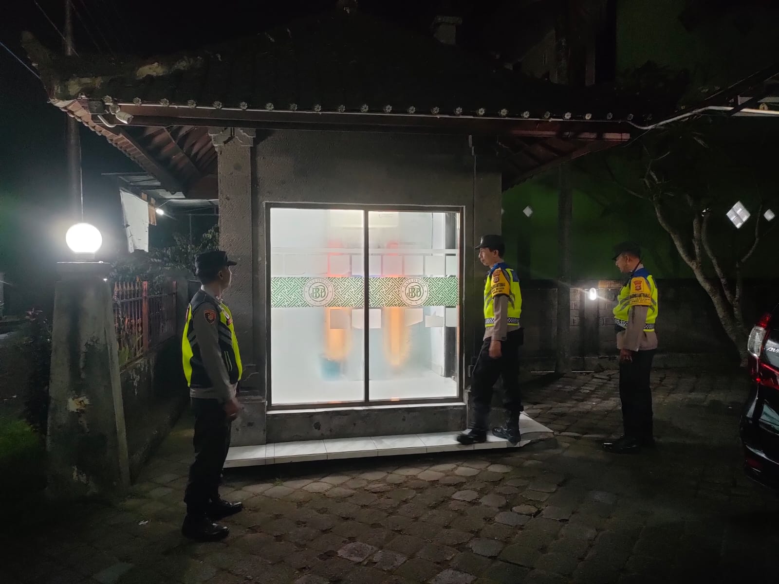 Antisipasi Gangguan Kamtibmas Polsek Penebel Patroli Subuh