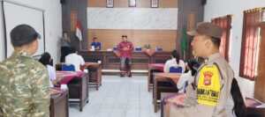 Babinsa Selisihan Hadir Beri Pendampingan, Pastikan Test Seleksi Penjaringan Perangkat Desa Aman dan Lancar