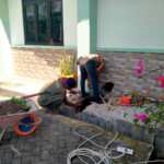 Semangat Kebersamaan, Babinsa Jereweh Dukung Pembangunan Kamar Mandi Makodim 1628/SB