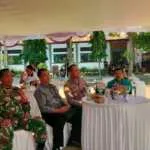 Dampingi Generasi Muda, Babinsa Penyaringan Semarakkan Peringatan HUT ke-15 SMAN 2 Mendoyo