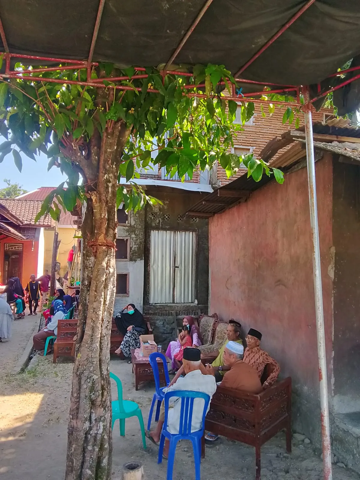 Peduli Sesama, Babinsa Sapugara Bree Sambangi Rumah Duka Warga Binaan