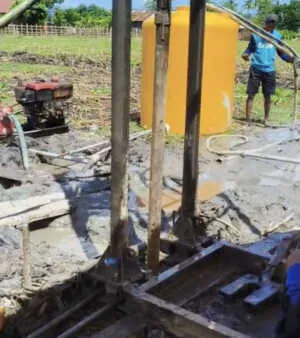 Tak Kenal Hari Libur, Satgas TMMD 129 Bersama Masyarakat Bekerja Penuhi Kebutuhan Air Sawah
