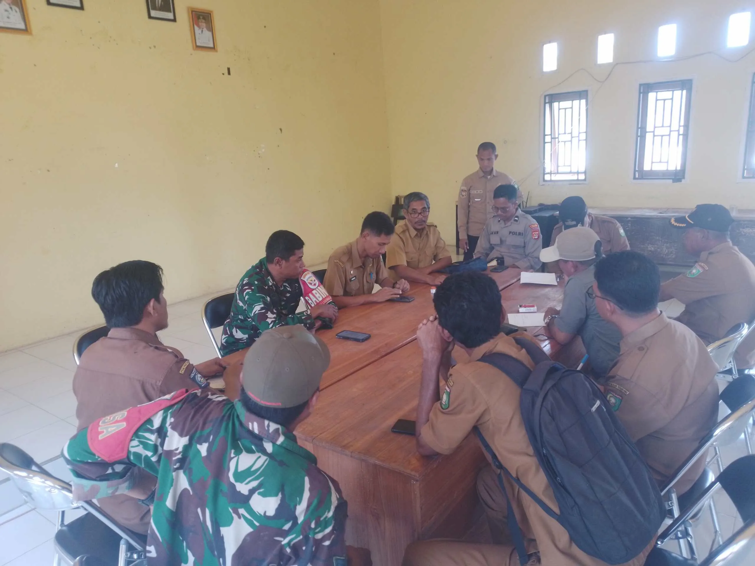 Hutan Tarano Terancam, Babinsa Serka Rudi Hartono Dorong Pengawasan Diperkuat