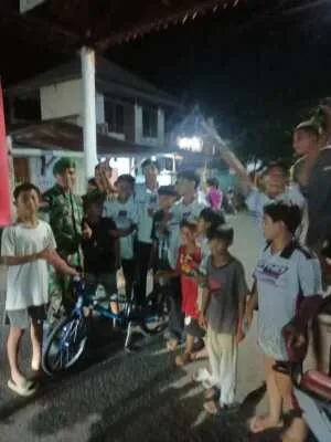 TNI Hadir Jaga Kamtibmas, Koramil 1628-03/Seteluk Laksanakan Patroli Malam