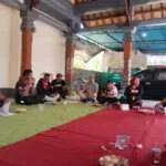 Hadir di Pembubaran Panitia HUT RI ke-81 Desa Pengulon, Babinsa dan Kapolsek Imbau Karhutla Hingga Tertib Lalu Lintas