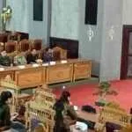 Sinergi TNI dan Pemda, Kasdim 1623/Karangasem Hadiri Rapat Paripurna DPRD