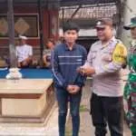Jaga Kerukunan Desa dan tertib Administrasi, Bhabinkamtibmas Abuan Dampingi Pendataan Duktang