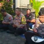 Persembahyangan Bersama Dalam Rangka Hari Purnama di Pura Padmasana Polsek Kediri