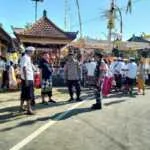 Polsek Gianyar Amankan Upacara Pujawali di Pura Bale Agung dan Pura Penataran Agung Desa Adat Benawah