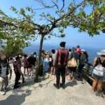Patroli Dialogis Quick Wins Presisi di Kelingking Beach, Polsek Nusa Penida Imbau Wisatawan.