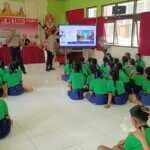 Unit Binmas Polsek Bangli Sosialisasikan SMA Kemala Taruna Bhayangkara ke 160 Siswa SMPN 2