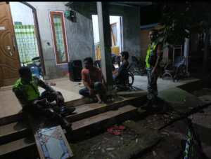 Koramil 1607-06/Lape Lopok Bangun Kesadaran Kolektif melalui Patroli Malam dan Komunikasi Sosial