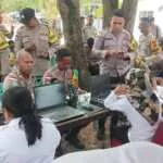 Personel Polres Ende Polda NTT Tuntaskan Pendaftaran IKD Demi Sukseskan Agen Perlinsos Kemensos