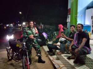 Jaga Keamanan Lingkungan, Babinsa Koramil 1614-03/Hu’u Gelar Ronda Malam di Dusun Wera