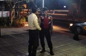 Patroli Dialogis Samapta Polsek Abiansemal Sambangi Perbankan, Pastikan Situasi Kamtibmas Tetap Kondusif