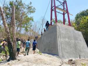 Kodim Kupang Setel Tali Seling Jembatan Gantung Oemasi