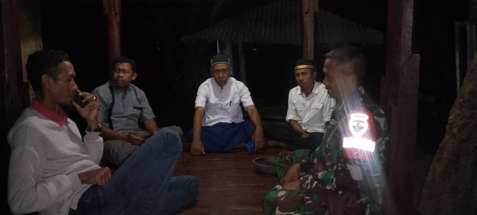 Cegah Gangguan Kamtibmas, Babinsa Doropeti Edukasi Warga Jauhi Narkoba, Miras dan Judi Online