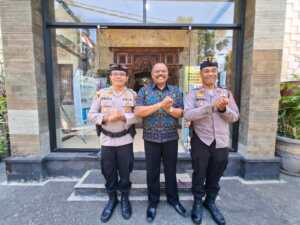 Kapolsek Mengwi Jalin Koordinasi dan Kolaborasi dengan Perbekel Desa Kuwum dan Desa Sembung