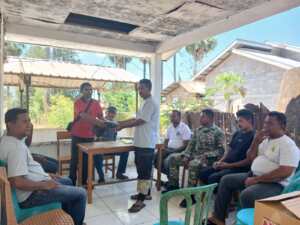 Babinsa Pratu Maximus Liseng Dampingi Penyelesaian Permasalahan Melalui Mekanisme Adat
