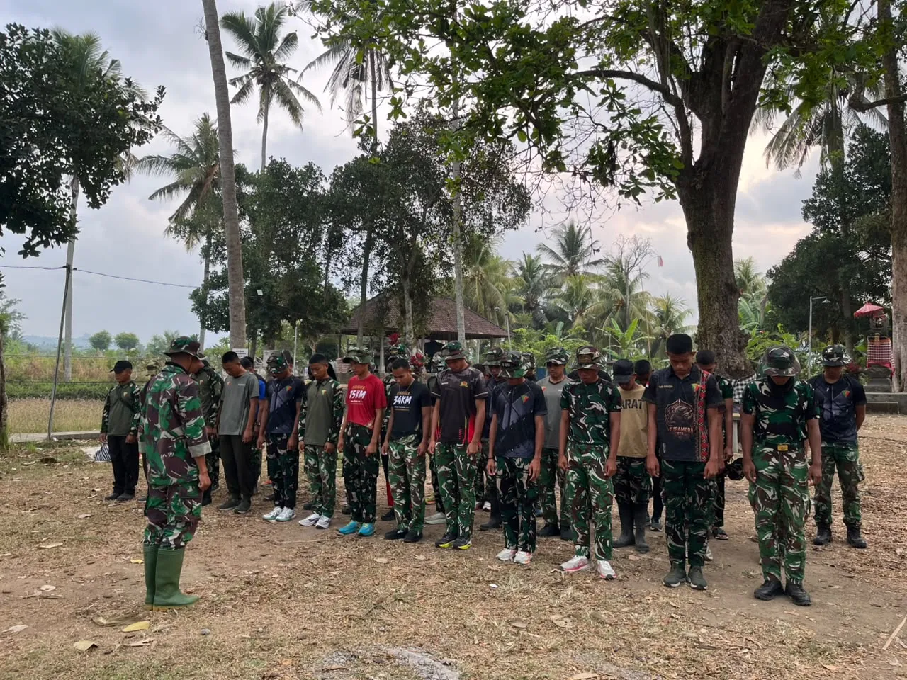 Apel Pagi di Pura Prajepati, Kapten Inf Ketut Joni Ingatkan Prajurit Utamakan Keselamatan dan Tanggung Jawab