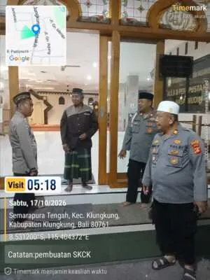 Suling di Masjid Hasanudin, Polres Klungkung Ajak Masyarakat Jaga Kamtibmas dan Tertib Antrean BBM