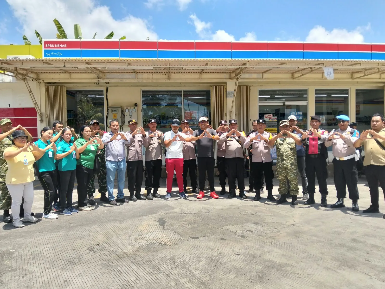 Dandim 1623/Karangasem Bersama Bupati Turun Langsung Pantau Antrean BBM di Bebandem