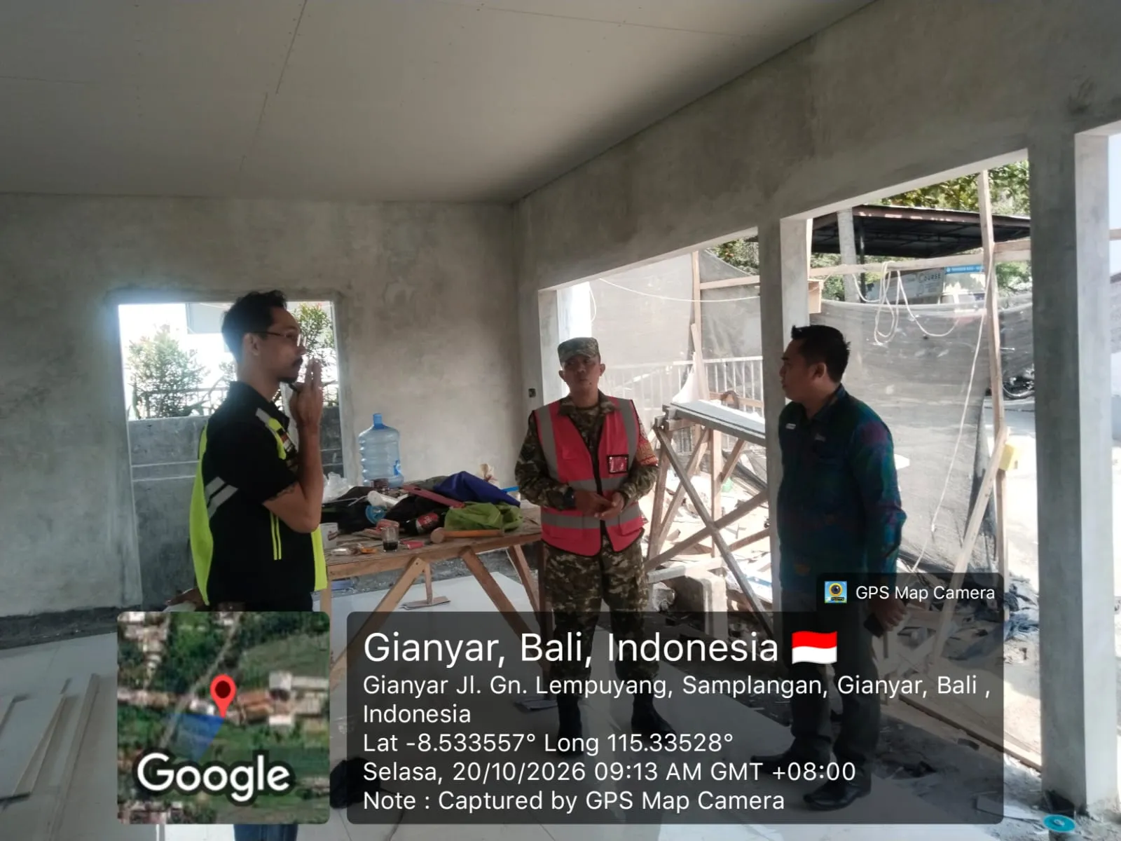Dukung Peningkatan Fasilitas Pendidikan, Babinsa Pantau Revitalisasi SMK Singamandawa