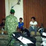 Jaga Kondusivitas Wilayah, Koramil 1628-01/Taliwang Laksanakan Patroli Malam